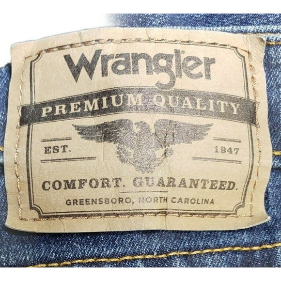 Wrangler Mens Jeans Actual Size 42x31 Dark Blue Wash Straight Leg - Picture 6 of 7